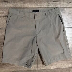 Banana Republic Aiden Short Khaki Flat Front Mens Size 35 Polyester Chino Shorts